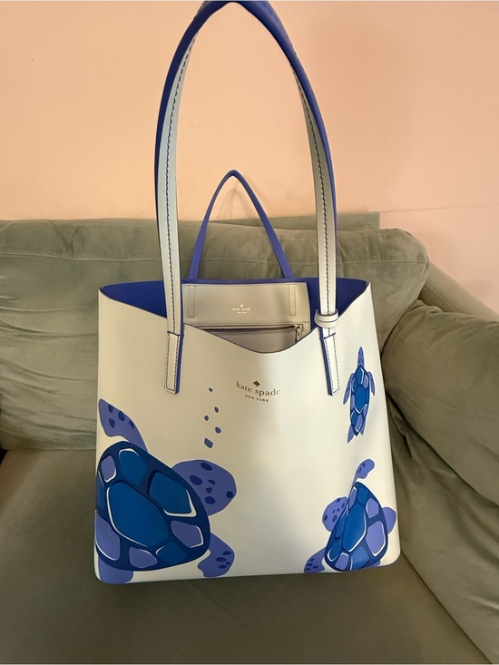 kate spade Handbags - kate spade White Tote with Blue Turtle Print